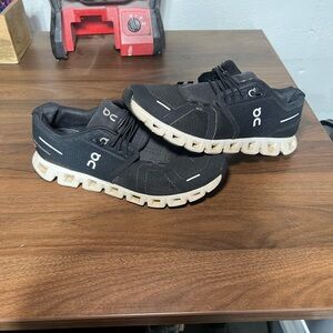 Size 9.5 - On Cloud 5 Black White W